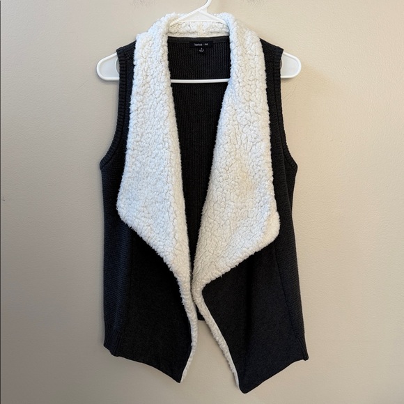 Karrisa & Me Sweaters - Black and White Sherpa Style Sweater Vest, Sz S